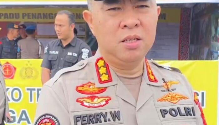 Jalur Putus, Harapan Tak Padam: Polda Sumut Bertarung dengan Waktu Menyelamatkan Korban Bencana