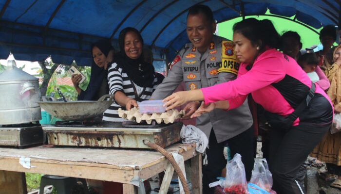 Polres Sergai Dirikan Dapur Umum dan Salurkan Bantuan untuk Warga Terdampak Banjir di Sei Buluh