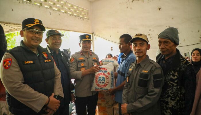 Wakapolda Sumut Keliling Dua Posko Banjir, Pastikan Bantuan Tersalurkan Cepat dan Tepat Sasaran