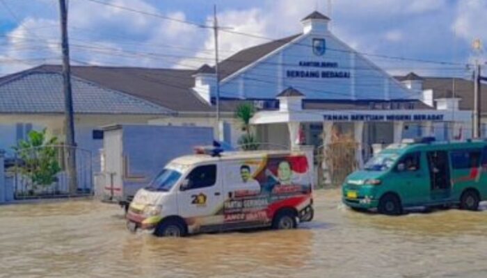Debit Sungai Naik Drastis, Jalinsum & Kantor Bupati Sergai Terendam Banjir Hingga Satu Meter