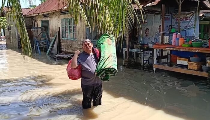 Banjir Setinggi Dada Rendam Rumah Warga di Sei Rampah, 5 Keluarga Terpaksa Mengungsi