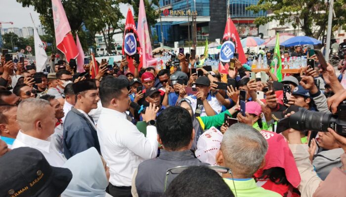 Gubernur Sumut Bobby Nasution Bertatap Muka Langsung dengan Pendemo