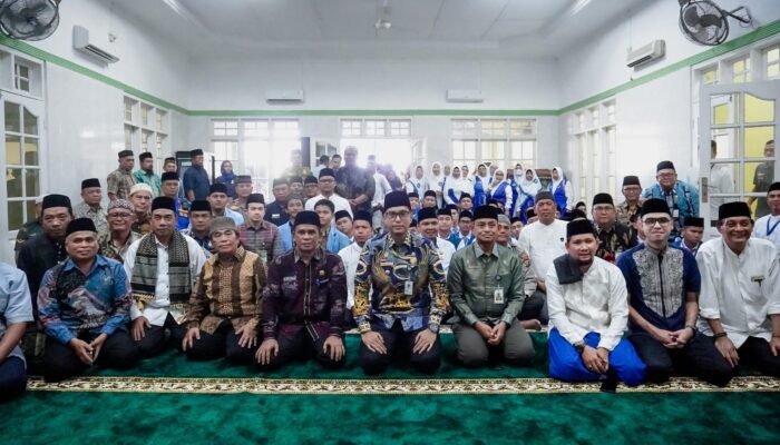 Rico Waas Dorong Masyarakat Jaga Keguyuban dan Kepedulian Lingkungan