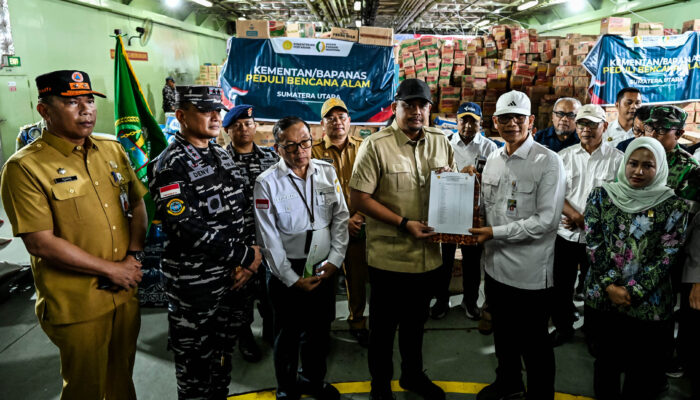 Bantuan Logistik Kementan dan Bapanas Tiba di Belawan, Bobby Nasution: Penyemangat Pascabencana di Sumut