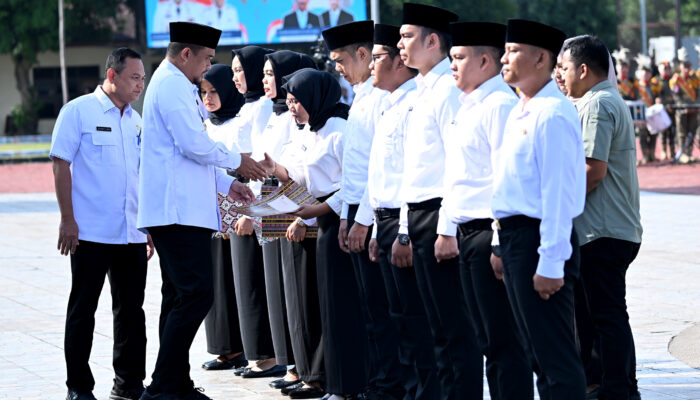 Serahkan SK 11.625 PPPK Paruh Waktu, Gubernur Bobby Nasution Tekankan Pelayanan Pada Masyarakat