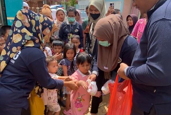 Bhayangkari Sibolga Salurkan 2.000 Paket Gizi untuk Anak Penyintas Banjir dan Longsor