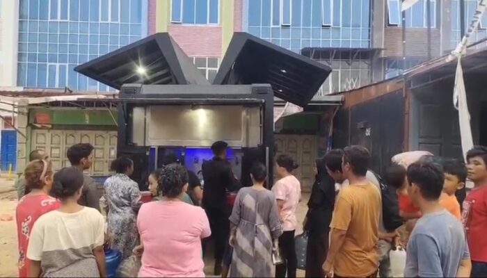 “Sat Brimob Polda Sumut Kerahkan Water Treatment Mobile, Selamatkan Warga Tapanuli Tengah dari Krisis Air Bersih”