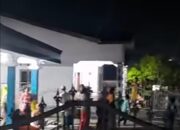 Warga Sentang Kepung Rumah Kades, Protes Mobil Desa Tak Boleh Dipakai Angkut Bantuan Banjir