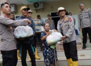 118 Penghuni Rusunawa dan 21 Pengungsi Terdampak Banjir Terima Bantuan Polres Tapteng