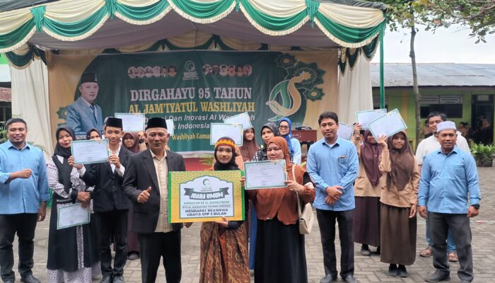 Semarak HUT ke-95 Al Washliyah, MTs Al Washliyah Tanjung Morawa Gelar Gebyar Prestasi dan Pembagian Rapor