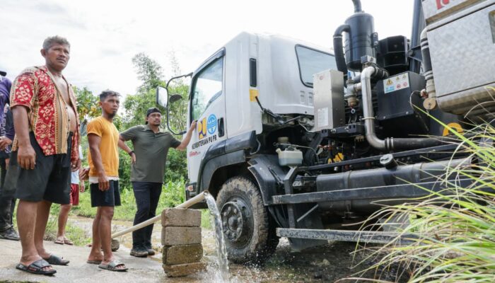 Hari Kelima di Tapteng, Gubernur Bobby Nasution Buka Akses ke Tukka