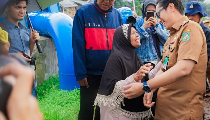 Tinjau Jembatan Gantung Kota Bangun Yang Rusak, Wali Kota Medan Prioritaskan Penguatan Sementara