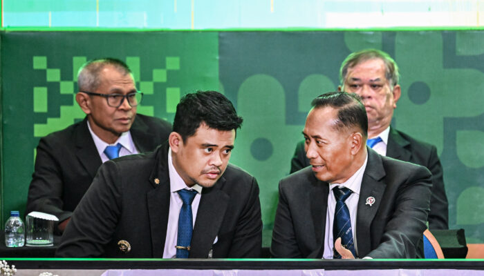 Pelantikan Rektor USU, Bobby Nasution Titipkan Nasib Mahasiswa Korban Bencana ke Wamen PTST