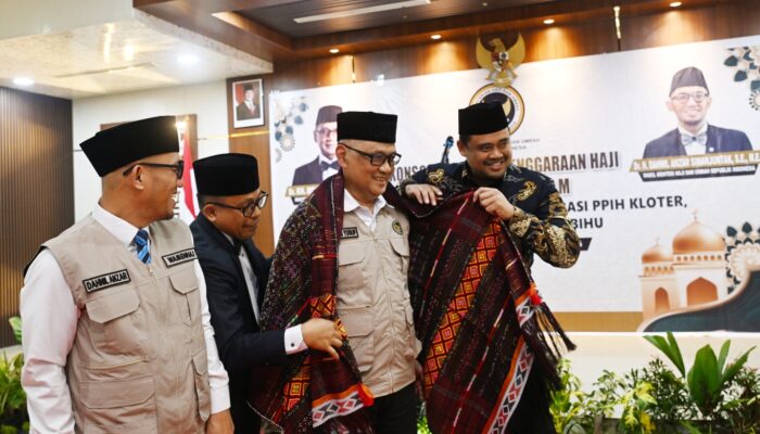 Konsolidasi Kesiapan Haji 2026, Gubernur Bobby Nasution Minta Petugas Fokus Pelayanan Optimal