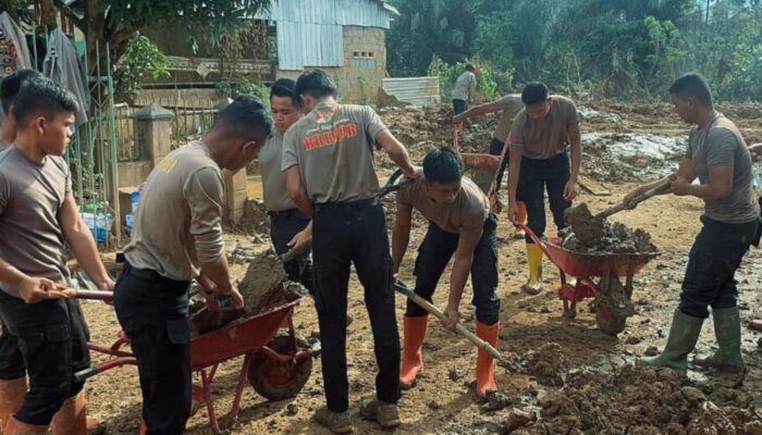 Brimob Polda Sumut Tancap Gas Pulihkan Wilayah Terdampak Bencana di Sibolga dan Tapteng