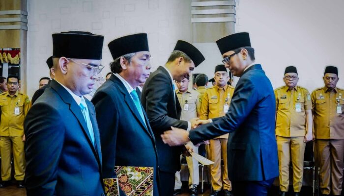 Lantik Direksi Tiga PUD, Rico Waas Tekankan Pengabdian dan Penguatan Kinerja