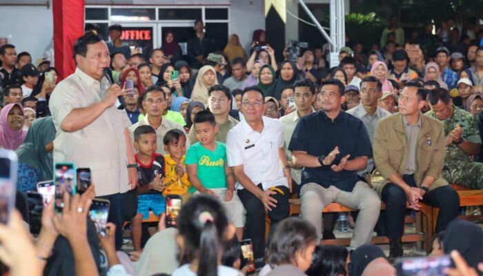Tahun Baru di Tenda Pengungsi di Sumut, Prabowo Ajak Bobby dan Gus Irawan Selalu Ada untuk Korban Bencana