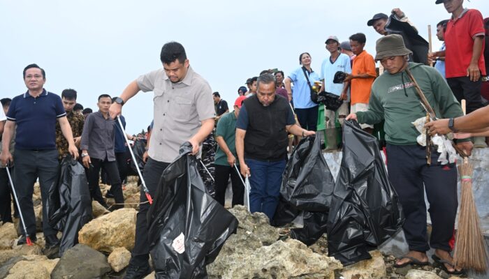 Pimpin Gerakan ASRI di Sorake, Bobby Nasution Tekankan agar Kegiatan Ini Rutin Dilakukan