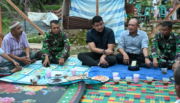Gubernur Bobby Nasution Buka Puasa Perdana Ramadan Bersama Warga di Hunian Korban Banjir Sorkam