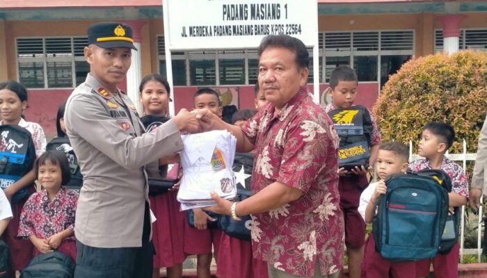 Kapolri Listyo Sigit Prabowo Bantu Pemulihan Pendidikan Korban Banjir dan Longsor di Tapteng