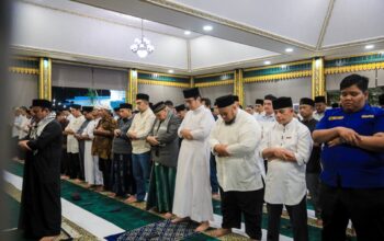 Malam Penuh Berkah di Bulan Ramadhan, Rico Waas Perkuat Ukhuwah Lewat Tarawih Bersama Warga Medan Selayang