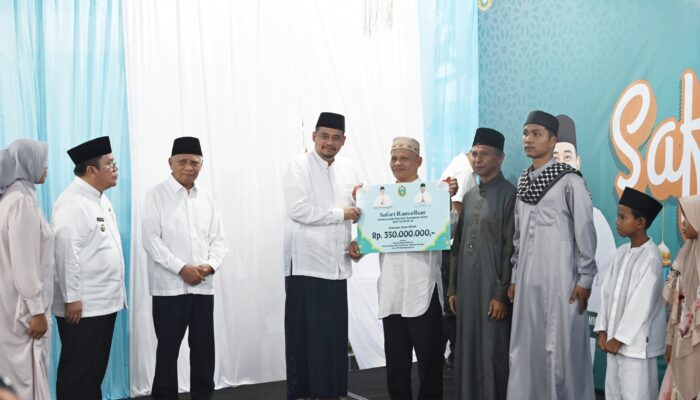 Serahkan Berbagai Bantuan dan Hibah Rp350 Juta, Bobby Nasution Minta Masjid Perhatikan Pembangunan dan Kesejahteraan
