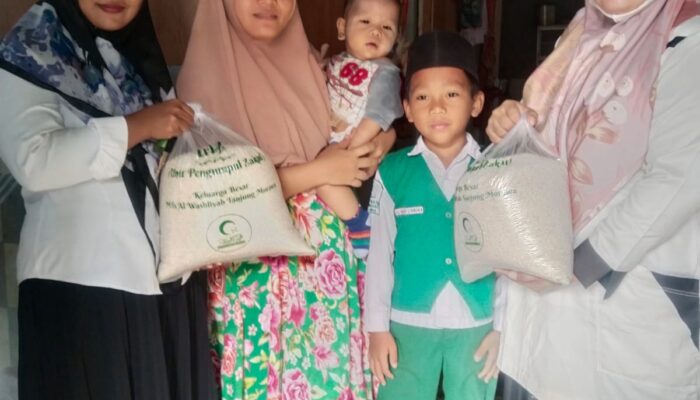 Jelang Idul Fitri 1447 H, UPZ MTs Al Washliyah Tanjung Morawa Salurkan 671,8 Kg Zakat Fitrah kepada Warga dan Orang Tua Siswa
