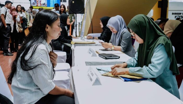 Ratusan Pencari Kerja Padati Rabu Walk In Interview