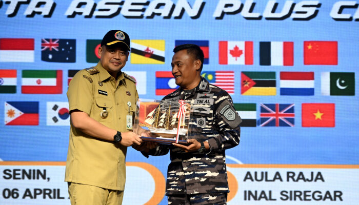 Terima Kadet dari Berbagai Negara, Bobby Nasution Dorong Penguatan Diplomasi Maritim dan Persahabatan Global