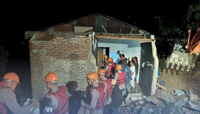 Sigap di Tengah Gelap, Tim SAR Brimob Sumut Gerak Cepat Tangani Longsor Sembahe
