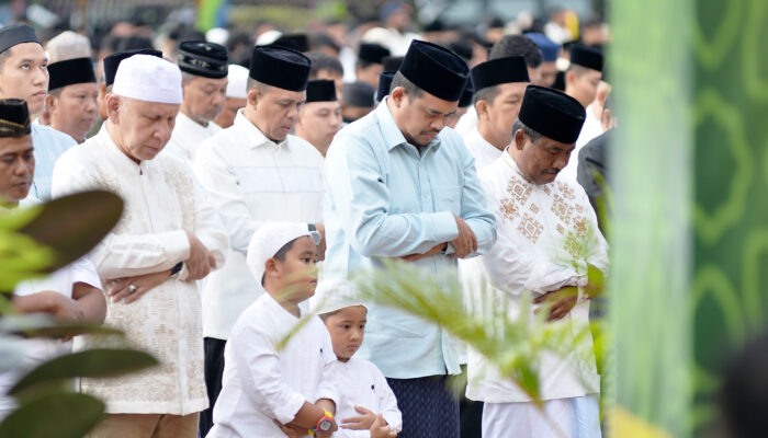 Gubernur Bobby Nasution Salat Idul Adha Bersama Ribuan Warga Binjai, Pemprov Sumut Salurkan 167 Hewan Kurban