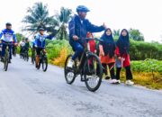 Gowes Pagi Sambil Cek Jalan, Bupati Sergai Turun Langsung Pantau Infrastruktur di Sei Rampah