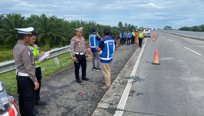 Tragedi Subuh di Tol Medan–Tebing Tinggi: 4 Tewas, 19 Luka Usai Tabrakan Pick Up dan Bus