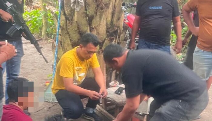 Digerebek Polisi, Sarang Sabu di Pantai Cermin Terbongkar: Dua Pria Diamankan