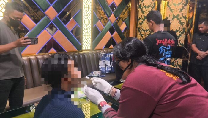 Polda Sumut Sisir Capital Building Medan, 19 Pengunjung Jalani Tes Urine dan Pemeriksaan Vape Etomidate
