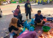 Semangat Berbagi di Hari Raya, MTs Al Washliyah Tanjung Morawa Sembelih Hewan Kurban