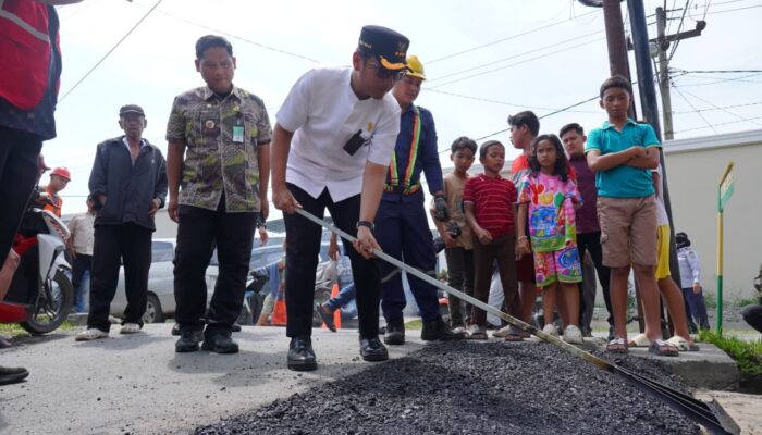 Bukan Sekadar Janji, Rico Waas Segera Eksekusi Jalan Rusak di Marelan, Dua Titik Langsung di Beton Bulan Ini