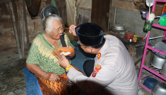 Kapolres Langkat Sambangi Lansia di Secanggang, Wujud Nyata Polisi Humanis dan Peduli Rakyat