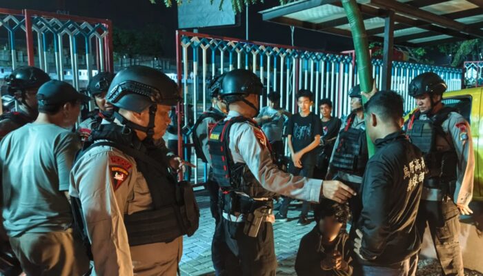 Patroli Dini Hari Brimob Polda Sumut Berbuah Penangkapan, Terduga Pencuri Kabel Diamankan di Medan