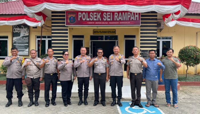 Kurve dan Penilaian Kebersihan Mako Polsek Jajaran, Polres Sergai Siap Sambut HUT Bhayangkara ke-80