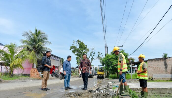 Wabup Adlin Tinjau Perbaikan Jalan Sei Rampah–Tanjung Beringin, Infrastruktur Sergai Terus Diperkuat