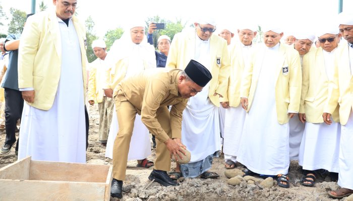 Bupati Sergai Letakkan Batu Pertama Gedung Suluk PPITTNI, Tegaskan Pentingnya Pembinaan Akhlak Masyarakat