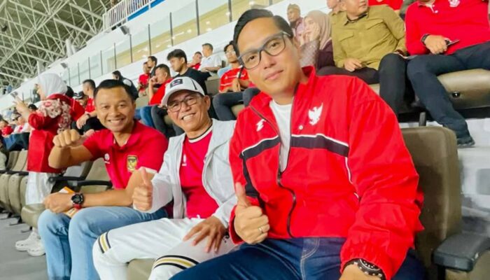 Saksikan Kemenangan 3-0 Timnas U-19, Kekompakan Rico Waas–Zakiyuddin Curi Perhatian di Stadion Utama Sumut
