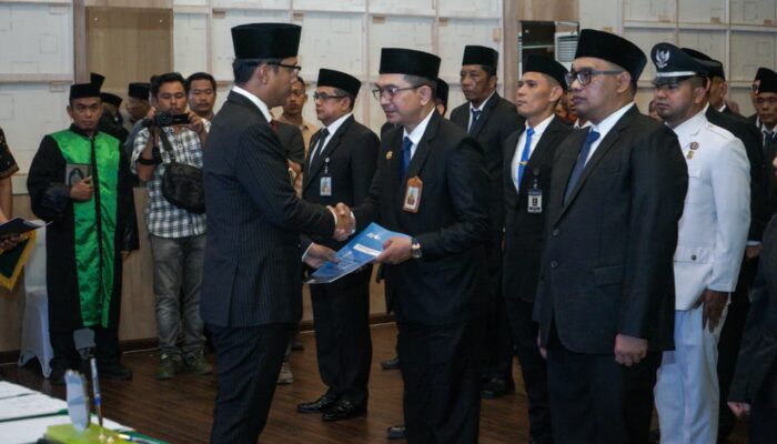 Lantik 69 Pejabat Manajerial, Wali Kota Medan : Atasan Itu Hierarki, Masyarakat Adalah Jabatan Tertinggi