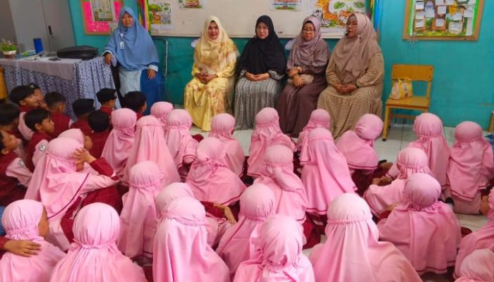 Tanamkan Sikap Saling Menghargai Sejak Dini, Dosen Fakultas Hukum Unimal Edukasi Anti-Bullying di SDIT Bunayya