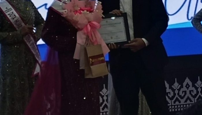 Keren! Mahasiswi ST Bhinneka Rifani Putri Azani Lubis Raih Miss Intelegensia Miss Hijab Sumatera Utara 2026