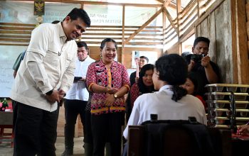 Gubernur Bobby Nasution Wujudkan Impian SMPN 4 Sitolu Ori Miliki Gedung Permanen