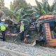 Dump Truk Tertabrak KA Putri Deli di Perlintasan Tanpa Plang Perbaungan, Sopir Tewas