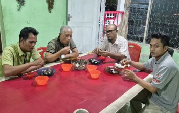 Makan Kerang Rebus, Ketua SMSI Sergai Bangun Kekompakan Bersama Anggota