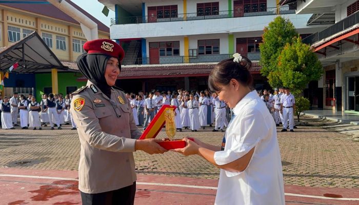 Polwan Polda Sumut Bekali Pelajar Cara Aman Hadapi Ancaman di Dunia Digital